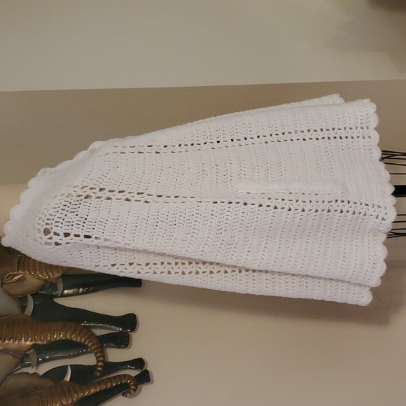 Vintage Handmaid Crocheted Button Cape - Picture 8 of 12